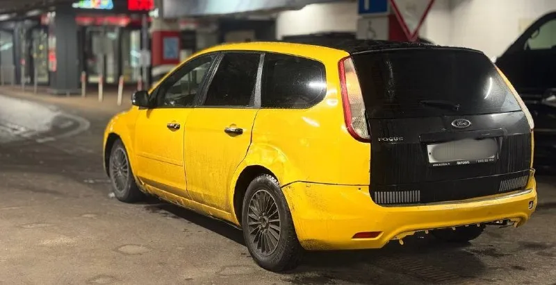 Автор: ford focus 2011г рестайлинг, на идеальном ходу, на кристально чистых документах, на 180 регионе тех осмотр пройден в этом году, сел поехал, оценка 350+, вин целый читается мотор 1.6 в отличном состоянии, работает ровно, тихо, масла расхода нет, не дымит, не протраивает коробка отлично все передачи переключает тормоза огонь электрика вся рабочая, печка, свет, дворники и остальное ходовка вся на месте, подвеска в хорошем состоянии, кочки кушает мягко все двери открываются закрываются. кузов на фото. в целом, уверенная неприхотливая машина на каждый день, обслуживание копейки, ломаться нечему, безумно надёжный аппарат, сейчас в состоянии сел-поехал, всё работает как положено все документы на руках, юридически кристально чистый автомобиль без штрафов/ограничений/обременений, на учёте стоит, можно переоформить, вин целый читается. цена 280 000 торг. осмотр иловайск. по всем вопросам обращайтесь по телефону: +7 949 038-65-13 владимир. . ???наш телеграм канал [ бесплатн 📞 звоните: +7(949)0386513 - фотография - 4