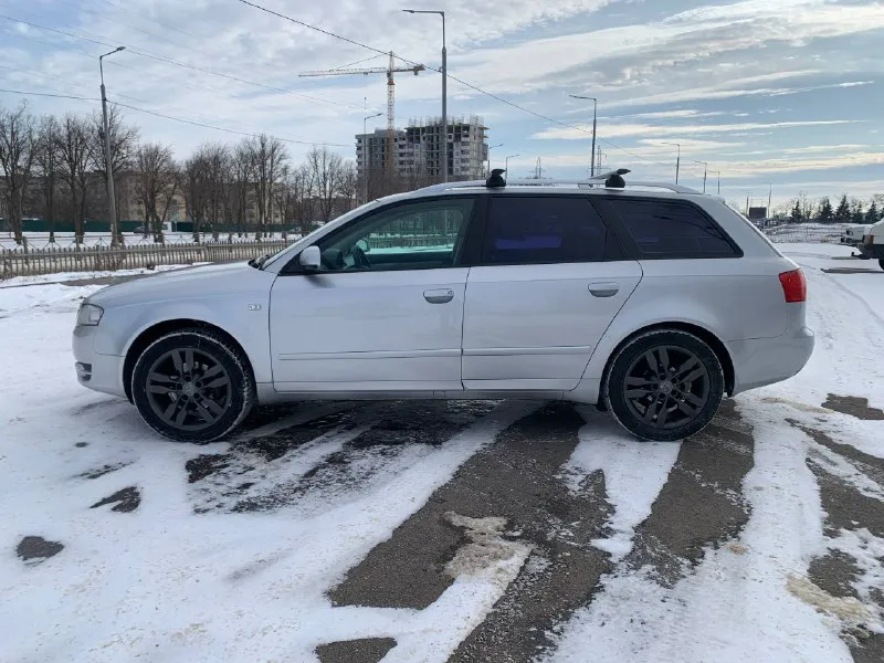 Audi a4 b7 2.0 tdi. авто приняли в россию 2011г родной пробег 273.т 2 хозяина год 2005 состояние автомобиля идеальное все стёкла заводские и лобовое салон в хорошем состоянии техника супер новая турбина мотор масло не есть! в авто работает все! коробка без пинков работает отлично кузов почти все в заводском окрасе! выглядит как на фото новый аккумулятор г. мариуполь цена 700т +79496347909 - фотография - 2