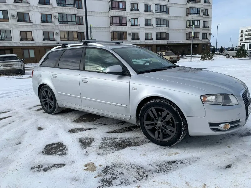 Audi a4 b7 2.0 tdi. авто приняли в россию 2011г родной пробег 273.т 2 хозяина год 2005 состояние автомобиля идеальное все стёкла заводские и лобовое салон в хорошем состоянии техника супер новая турбина мотор масло не есть! в авто работает все! коробка без пинков работает отлично кузов почти все в заводском окрасе! выглядит как на фото новый аккумулятор г. мариуполь цена 700т +79496347909 - фотография - 4