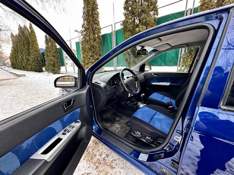 Продам: hyundai getz автомат 1.4 бензин, автомат 2008 года выпуска кузов отличный без дтп не бит заводской не гнилой нет намека даже на ржавчину днище, пороги, арки идеал очень много вложили в авто техника новой машины кондиционер электронные стеклоподъемники 4 шт. , гур, магнитола подогревы сидений партроники, сигнализация пробег оригинал 155.000 км можем ехать на любые сто и проверять я только за, за авто не стыдно звоните все по тел расскажу, таких автомобилей мало, хозяйский ухоженный цена:650.000 руб. торг символический у капота +79493829905 📲 tg: @vania_3773 📞 звоните: +7(949)3829905 - фотография - 6