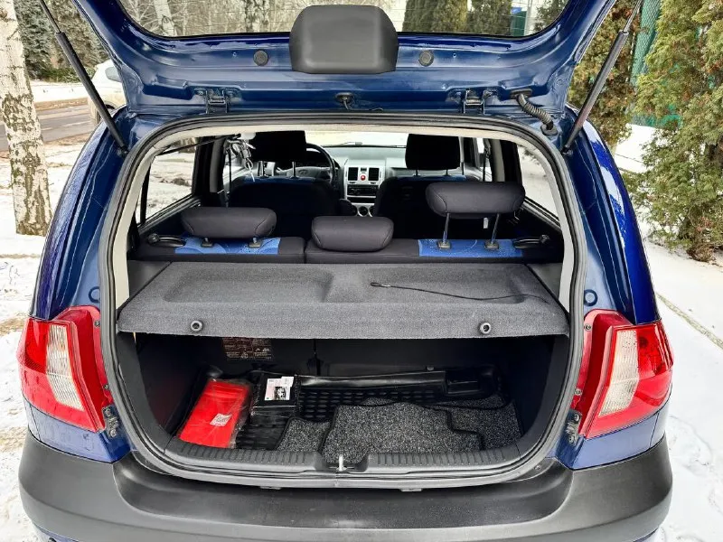 Продам: hyundai getz автомат 1.4 бензин, автомат 2008 года выпуска кузов отличный без дтп не бит заводской не гнилой нет намека даже на ржавчину днище, пороги, арки идеал очень много вложили в авто техника новой машины кондиционер электронные стеклоподъемники 4 шт. , гур, магнитола подогревы сидений партроники, сигнализация пробег оригинал 155.000 км можем ехать на любые сто и проверять я только за, за авто не стыдно звоните все по тел расскажу, таких автомобилей мало, хозяйский ухоженный цена:650.000 руб. торг символический у капота +79493829905 📲 tg: @vania_3773 📞 звоните: +7(949)3829905 - фотография - 9