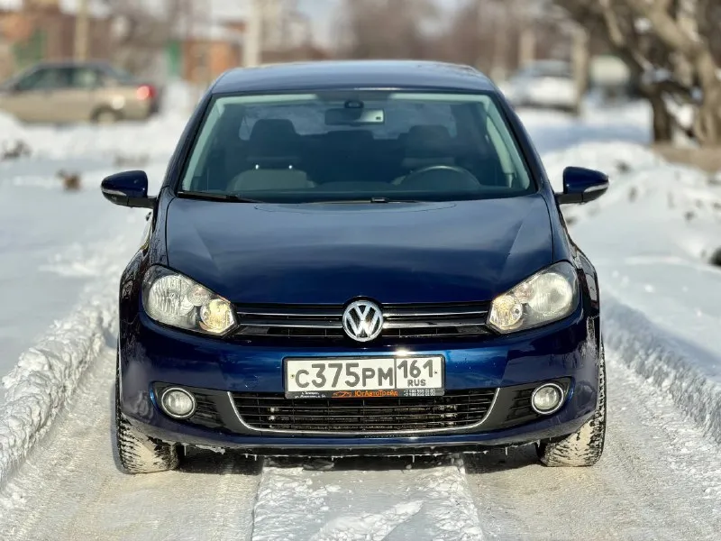 Volkswagen golf 2012г. в. 1.4 122 л. с.(саха) 203тыс оригинального пробега 5 владельцев комплектация: эур, 4элсп, электрорегулировка и обогрев боковых зеркал, мультируль, 2х зонный климат-контроль, подогрев передних сидений, мультимедиа андройд и т. д. , мкпп без каких-либо нареканий. ходовая часть отрабатывает на отлично, без стуков и т. п. по электрике всё отлично, работает каждая кнопка. цена: 900000₽ телефон для связи: +79494926623 📞 звоните: +7(949)4926623 - фотография - 2