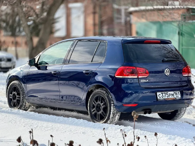 Volkswagen golf 2012г. в. 1.4 122 л. с.(саха) 203тыс оригинального пробега 5 владельцев комплектация: эур, 4элсп, электрорегулировка и обогрев боковых зеркал, мультируль, 2х зонный климат-контроль, подогрев передних сидений, мультимедиа андройд и т. д. , мкпп без каких-либо нареканий. ходовая часть отрабатывает на отлично, без стуков и т. п. по электрике всё отлично, работает каждая кнопка. цена: 900000₽ телефон для связи: +79494926623 📞 звоните: +7(949)4926623 - фотография - 6