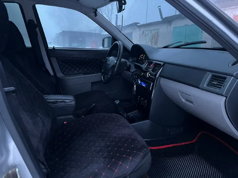 Описание здравствуйте, продаю свой личный автомобиль ваз приора 2010 года с пробегом 200 000 тысяч, родной в автомобиле есть всё для комфортной езды, abs регулятор зеркал подушки безопасности электроусилитель руля стеклоподъемники автозапуск музыка по силовым частям все отлично днище лонжероны стаканы карманы целое, по технической части нареканий нет ! цена 365 000 тысяч рублей номер для звонка +79498339027 телеграмм в случае если не дозвонишься +79494504360 📞 звоните: +7(949)8339027 - фотография - 6