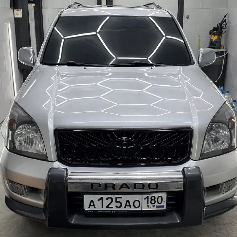 Toyota land cruiser prado 120 2003 2.7 бензин (150 л. с.) полный привод комплектация базовая родной пробег 249 тыс. км любые проверки официал, куплен в салоне в киеве. все ключи, сервисная книга. живой, очень ухоженный. стоит газ евро-4, зарегистрирован. вин на раме читается. поменял масло, сделан антикор. тормозная система новая, новый аккумулятор. отполирован, нанесена дорогая керамика. я собственник. переоформление обязательно не смотря на годы, автомобиль в очень достойном состоянии. просьба впустую не беспокоить. обмен не интересует макеевка 1.9 млн, торг +7949 305-56-24 📲 tg: av 📞 звоните: +7(949)3055624 - фотография - 2