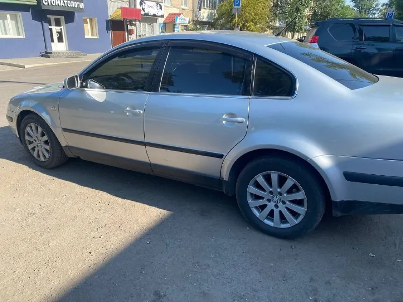 Продам volkswagen passat b5+ 2.0 8клаппанный пробег 300т км газ/бензин газ вписан состояние хорошее, по ходовой все рычаги новые, пару тысяч км назад поменяли комплект грм помпу, климат работает, два комплекта резины зима на штампах лето летье цена 550.000р тел +79494613169 📲 tg: сергей горбатков 📞 звоните: +7(949)4613169 - фотография - 5