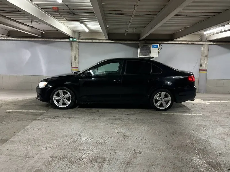 Продам: volkswagen jetta 2.0 цена: 799.999 (без торга) обмен не интересует! топливо: бензин год выпуска: 2012 (американка) тип кпп: автомат (aisin) ✅ пробег: 112.000 миль - автомобиль в хорошем состоянии, надежный, экономичный. гаражное хранение. масло, фильтра, свечи, грм - заменены. ✅ двигатель 2.0 (8 клоп), атмосферный, без турбины и прямого впрыска, работает отлично, масло не расходует❗ ✅ комплектация: - кондиционер, кожаный салон. - carplay - навигация, камера зад. вида, bluetooth, usb. ✅ документы: - птс оригинал, продажа с переоформлением в мрео❗ 📍осмотр в г. донецк, калининский р-н. 📞🇷🇺звоните: +7 (949) 412-35-77 - фотография - 3