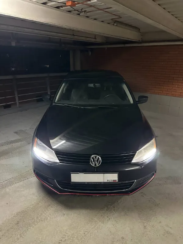 Продам: volkswagen jetta 2.0 цена: 799.999 (без торга) обмен не интересует! топливо: бензин год выпуска: 2012 (американка) тип кпп: автомат (aisin) ✅ пробег: 112.000 миль - автомобиль в хорошем состоянии, надежный, экономичный. гаражное хранение. масло, фильтра, свечи, грм - заменены. ✅ двигатель 2.0 (8 клоп), атмосферный, без турбины и прямого впрыска, работает отлично, масло не расходует❗ ✅ комплектация: - кондиционер, кожаный салон. - carplay - навигация, камера зад. вида, bluetooth, usb. ✅ документы: - птс оригинал, продажа с переоформлением в мрео❗ 📍осмотр в г. донецк, калининский р-н. 📞🇷🇺звоните: +7 (949) 412-35-77 - фотография - 4