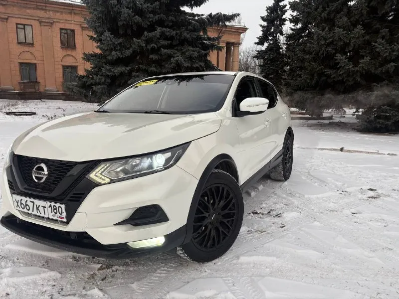 Автор: qashkai год - 2019 пробег - 117000 км двигатель - 2.0 бензин. кпп - автоматическая цена - 1 680 000 рублей техосмотр пройден ! диагностическая карта есть, переоформление без проблем! продам кашкай в красивом цвете белый перламутр, обслужен и в хорошем состоянии. замена антифриза, трансмиссионной и тормозной жидкости производилась летом на пробеге 110 000 тысяч. автомобиль полностью в вибро-шумоизоляции включая потолок и пол, в машине очень тихо и комфортно, музыка играет отлично, двери и арки обработаны антикором, установлен большой, дорогой монитор и камера заднего вида с хорошим разрешением. парктроники перед, зад. диски 19го диаметра с новой зимней резиной. подогрев руля, передних и задних сидений, зеркал заднего вида. два ключа, сигнализация с автозапуском. в доработки автомобиля вложено порядка 400 тысяч рублей. кто купит не пожалеет, семейная машина которую делали для себя. днр г. макеевка : +79493389452.. ???наш телеграм канал [ бесплатное размещ 📞 звоните: +7(949)3389452 - фотография - 2