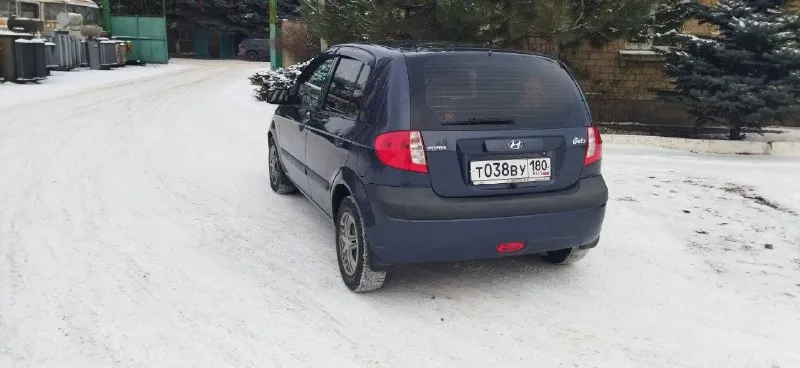 Автор: ‼️продам hyundai гетц hyundai getz‼️ ✅двигатель: 1.4 (97 л. с. ) / бензин ✅пробег: 202.000 км ✅кпп: автомат ✅комплектация: comfort ✅доп. установки: зеркало заднего вида с видеорегистратором на голосовом управлении с камерой заднего вида, магнитола на андроиде 9 дюймов, новые чехлы в салон. ✅резина 2 комплекта ( зима: первый сезон. лето: второй сезон. ) диски: титаны (осенью куплены( фото прикреплено) ✅вкратце о машине: 5-ти дверный хэтчбэк, машина шустрая, маневренная, приятно для долгой езды. по птс являюсь 3-м владельцем. машина ухоженная, аварий нет, пробег не скручен, все проверки по вашему желанию. удобна в не больших внешних габаритах, но достаточно места внутри. расход в соотношении с мощностью и развитием скорости смешной. 💰💰цена данной красавицы: 685.000₽ + торг только для ‼️реального‼️ покупателя у капота находиться в днр г. харцызск ✅по вопросам продажи и детальных подробностей писать в личные сообщения либо по номеру телефона +79495231743 или +7949393 📞 звоните: +7(949)5231743 - фотография - 3