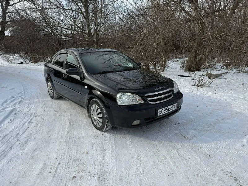Продам chevrolet lacetti 2008 год. мотор 1.6 автомат пробег 220 тыс. автомобиль в хорошем состоянии. вложений не требует. ходовка сбитая, мотор, коробка в идеале. после большого т. о. менялось все во время, денег не жалаелипо кузову без вложений. красить варить не нужно. кондиционер заправлен, холодит как положено, печка греет. салон чистый и ухоженный. любое оформление. находится в городе макеевка, пос ханженково. цена 575 тел +79496207943 📞 звоните: +7(949)6207943 - фотография - 7