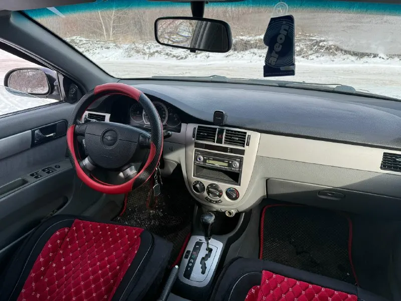 Продам chevrolet lacetti 2008 год. мотор 1.6 автомат пробег 220 тыс. автомобиль в хорошем состоянии. вложений не требует. ходовка сбитая, мотор, коробка в идеале. после большого т. о. менялось все во время, денег не жалаелипо кузову без вложений. красить варить не нужно. кондиционер заправлен, холодит как положено, печка греет. салон чистый и ухоженный. любое оформление. находится в городе макеевка, пос ханженково. цена 575 тел +79496207943 📞 звоните: +7(949)6207943 - фотография - 8