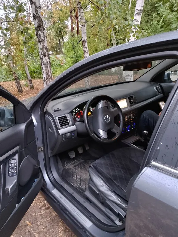 Продам opel сигнум 2.2 tdi 2004 года выпуска пробег 470000 км автомобиль в хорошем состоянии по ходовой и двигателю нареканий нет хорошая комплектация: двухзонный климат, полный электроракет, датчик дождя, круиз контроль. очень просторный задний ряд два комплекта колёс на дисках ( зима 16, лето 17) машина очень бодро едет. цена 400000 руб. тел: +79495030135 либо тг на этом же номере. 📞 звоните: +7(949)5030135 - фотография - 2