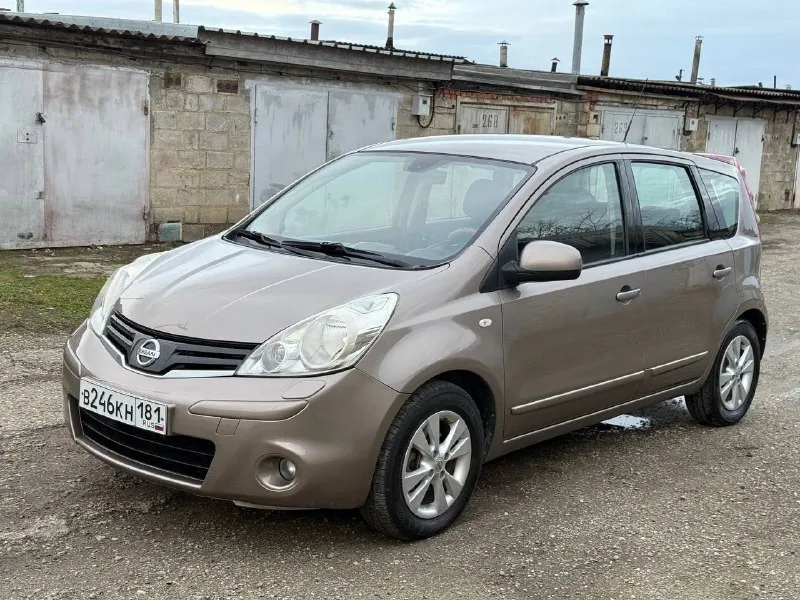 🚘продам nissan note🚘 📍2011 год выпуска🇯🇵 📍зеленая автотека♻ 📍1.4 механика 📍родной пробег 158т 📍1 хозяин 📍с бесключевым доступом, кондиционером 📍не бит, не крашен. 📍каждая кнопочка работает, по ходовой никаких посторонних звуков. 📍очень экономичный автомобиль. 📍всегда все расходники менялись своевременно, полностью обслуженный автомобиль! 📍без рыжиков, дно и пороги в идеале! 📍двигатель, коробка работают идеально! 📍цена: 680 000₽💸 📍осмотр: г. антрацит м. т. и телеграм: +79081938187 📞 звоните: +7(908)1938187 - фотография - 3