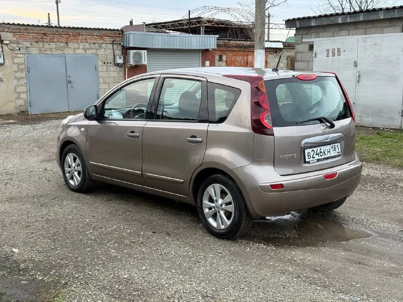 🚘продам nissan note🚘 📍2011 год выпуска🇯🇵 📍зеленая автотека♻ 📍1.4 механика 📍родной пробег 158т 📍1 хозяин 📍с бесключевым доступом, кондиционером 📍не бит, не крашен. 📍каждая кнопочка работает, по ходовой никаких посторонних звуков. 📍очень экономичный автомобиль. 📍всегда все расходники менялись своевременно, полностью обслуженный автомобиль! 📍без рыжиков, дно и пороги в идеале! 📍двигатель, коробка работают идеально! 📍цена: 680 000₽💸 📍осмотр: г. антрацит м. т. и телеграм: +79081938187 📞 звоните: +7(908)1938187 - фотография - 6