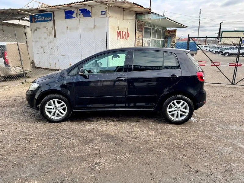 Продам golf plus 2007 года. я собстевник. по тех части без проблем, мотор без нареканий, мкпп 6ст включается без проблем. хорошая зимняя резина на титанах. акб держит, за машину не стыдно. цена 530 тыс. руб. срочная продажа торг минимальный при осмотре. осмотр в луганске, +7 959 186 14 91 📞 звоните: +7(959)1861491 - фотография - 4