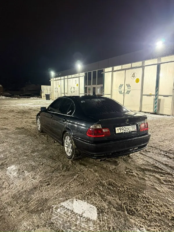 Продам bmw e46 2000года рождения по документам я хозяин полное переоформление 320 бензин 6 цилиндровая двигатель не дымит не троит работает ровно коробка механика не хрустит не выбивает по лкп есть небольшие моменты в связи с возрастом авто кожаный салон с электрорегулировками хорошая зимняя резина по ходовой ничего не стучит все в норме машинка обслужена полностью замена масла каждые 6 тыс км поменяны все технические жидкости все новые ролики и ремни заменены колодки в круг новый подвесной подшибник цена 560 тысяч рублей торг уместен +79494131802 📞 звоните: +7(949)4131802 - фотография - 3