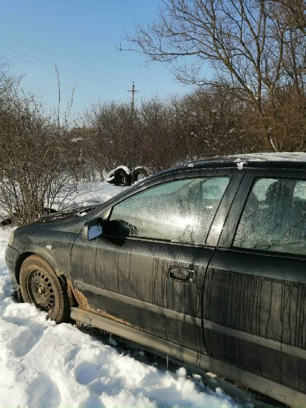 Подам opel астра g 1998года 1.6 8 клапанный мотор мощность 75 л. с бензин, 4 стеклоподемника дисковые тормоза гидроусилитель. оформлен на меня, я владелец стс, птс всё есть. машина на ходу, но есть нюанс, видно на фото. можно на разбор или на донора. 160.000руб торг тел +79493709235 📞 звоните: +7(949)3709235 - фотография - 7