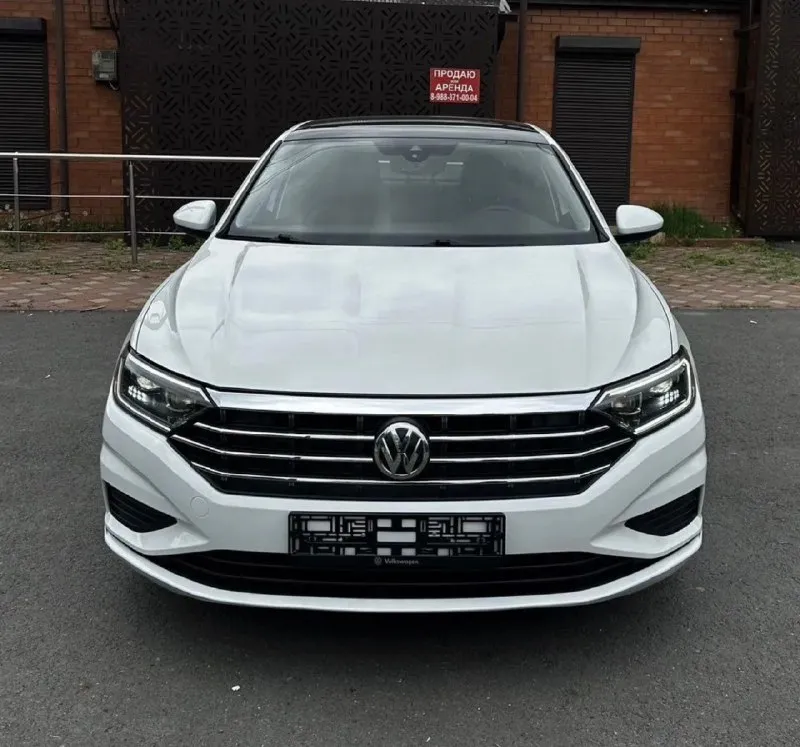 Volkswagen jetta sel 2021 год,8 месяц! 67 тыс. км пробег. 1.4т, 8-ми ступенчатый автомат(aisin) •цифровая панель приборов (virtuаl сосkрit) •максимальная мультимедиа мiв с саrрlаy •музыка веаts, сабвуфер в багажнике(играет превосходно) •аmbiеnt подсветка всего салона •бесключевой доступ •адаптивный круиз контроль (дистроник) с камерой, подруливанием, удержание в полосе(автомобиль управляется сам) •подогрев руля, передних и задних сидений. •камера заднего вида •датчик света/датчик дождя •панорамная крыша •bi-led оптика (авто дальний) дистанционный запуск автомобиля. кожаный салон, с электроприводом. отличное состояние. 2.020.000₽ +7(949)7117711 📞 звоните: +7(949)7117711 - фотография - 3