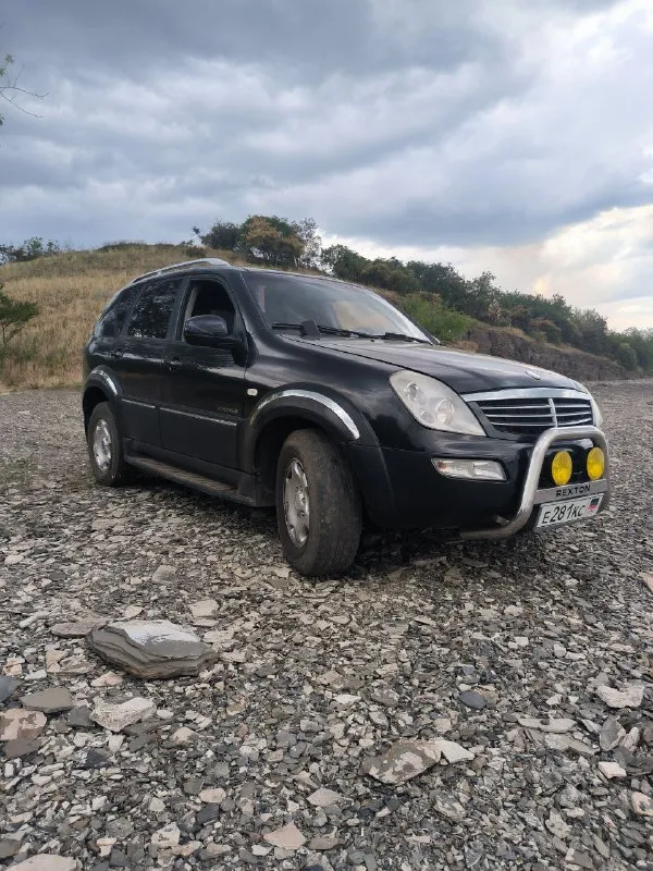 В продажу поступает: ssangyong rexton 2 2006 год 194.000 родного пробега 2.7 дизель полный привод в родном окрасе. цена 800.000 хороший торг за детальной информацией по телефону+7-949-378-31-31 или телега 📞 звоните: +7(949)3783131 - фотография - 2