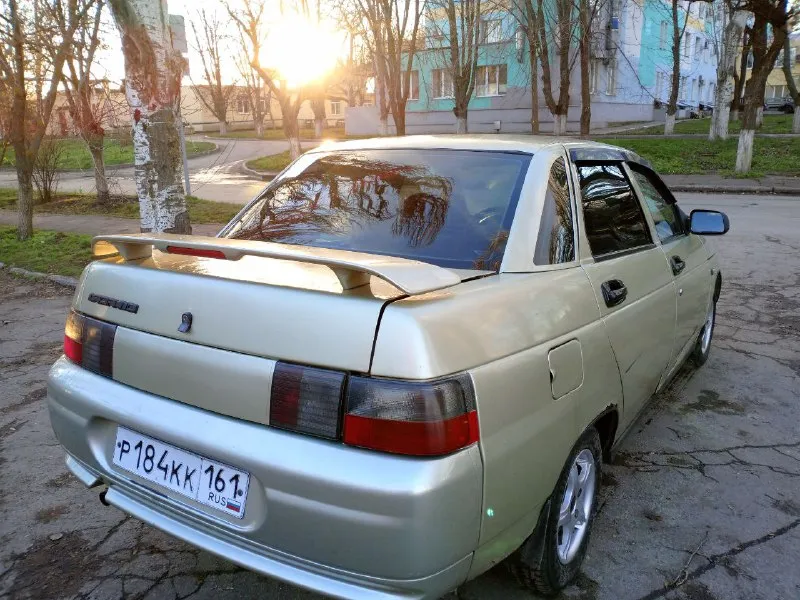 Продам автомобиль, ваз 2110,2006 год, авто в отличном состоянии вложений не требует вообще, мотор коробка в идеале, по ходовой части без нареканий, днище пороги целые, стаканы лонжероны всё в отличном состоянии. с документами полный порядок. цена 185 000 р торг на бак бензина. +79496075009 - фотография - 7