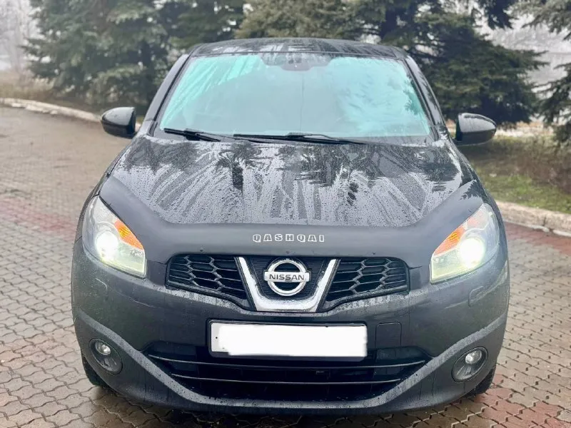 Nissan qashqai 2010 г. в. | 2.0 бензин | вариатор | максимальная комплектация живой, ухоженный qashqai в отличном состоянии. автомобиль полностью обслужен, никаких вложений не требует — сел и поехал. 🔹 двигатель 2.0 бензин — работает ровно 🔹 вариатор — обслуживался своевременно, без пинков и посторонних шумов 🔹 максимальная комплектация 🔹 панорамная крыша 🔹 климат-контроль 🔹 полный электропакет кузов: ▪️ окрашена одна деталь ▪️ остальной кузов — в родном окрасе стёкла: ▪️ все родные по кругу, включая лобовое салон чистый, не затёртый, без запахов. автомобиль не требует вложений, полностью готов к эксплуатации. 💰 цена: 999 000 торг у капота, только по делу. +79495095858 +79895435743 📲 tg: николай н а 📞 звоните: +7(949)5095858 - фотография - 2