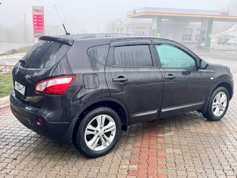 Nissan qashqai 2010 г. в. | 2.0 бензин | вариатор | максимальная комплектация живой, ухоженный qashqai в отличном состоянии. автомобиль полностью обслужен, никаких вложений не требует — сел и поехал. 🔹 двигатель 2.0 бензин — работает ровно 🔹 вариатор — обслуживался своевременно, без пинков и посторонних шумов 🔹 максимальная комплектация 🔹 панорамная крыша 🔹 климат-контроль 🔹 полный электропакет кузов: ▪️ окрашена одна деталь ▪️ остальной кузов — в родном окрасе стёкла: ▪️ все родные по кругу, включая лобовое салон чистый, не затёртый, без запахов. автомобиль не требует вложений, полностью готов к эксплуатации. 💰 цена: 999 000 торг у капота, только по делу. +79495095858 +79895435743 📲 tg: николай н а 📞 звоните: +7(949)5095858 - фотография - 6