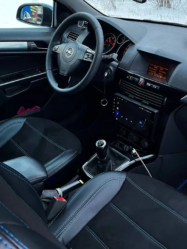 Opel astra gtc год выпуска : 2007 двигатель : 1.8 (140лс. ) коробка : надёжная 5ст. механика. комплектация максимальная (cosmo) хорошая комплектация: мультируль подогрев передних сидений. подогрев лобового, и заднего стекла. сиденья алькантара/кожа. дорогая мультимедиа. неплохая музыка. противотуманные фары. круиз-контроль климат-контроль 2 эсп. камера заднего вида. r-16 диски. приятный выхлоп. машина хозяйская, ухоженная. двигатель и коробка работают отлично. кузов почти весь в родном окрасе, присутствуют мелкие сколы на лкп. документы полностью чистые! встанет на учёт хоть завтра. шахтерский район. цена: 430.000р. - торг. +79493904415 - фотография - 7