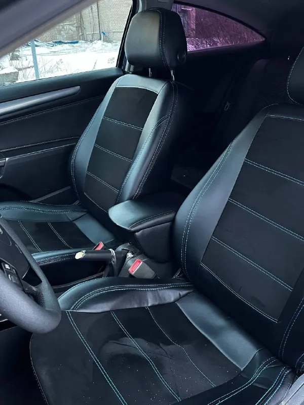 Opel astra gtc год выпуска : 2007 двигатель : 1.8 (140лс. ) коробка : надёжная 5ст. механика. комплектация максимальная (cosmo) хорошая комплектация: мультируль подогрев передних сидений. подогрев лобового, и заднего стекла. сиденья алькантара/кожа. дорогая мультимедиа. неплохая музыка. противотуманные фары. круиз-контроль климат-контроль 2 эсп. камера заднего вида. r-16 диски. приятный выхлоп. машина хозяйская, ухоженная. двигатель и коробка работают отлично. кузов почти весь в родном окрасе, присутствуют мелкие сколы на лкп. документы полностью чистые! встанет на учёт хоть завтра. шахтерский район. цена: 430.000р. - торг. +79493904415 - фотография - 8