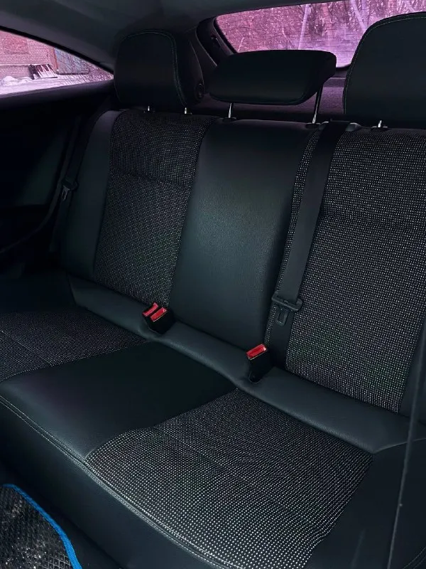 Opel astra gtc год выпуска : 2007 двигатель : 1.8 (140лс. ) коробка : надёжная 5ст. механика. комплектация максимальная (cosmo) хорошая комплектация: мультируль подогрев передних сидений. подогрев лобового, и заднего стекла. сиденья алькантара/кожа. дорогая мультимедиа. неплохая музыка. противотуманные фары. круиз-контроль климат-контроль 2 эсп. камера заднего вида. r-16 диски. приятный выхлоп. машина хозяйская, ухоженная. двигатель и коробка работают отлично. кузов почти весь в родном окрасе, присутствуют мелкие сколы на лкп. документы полностью чистые! встанет на учёт хоть завтра. шахтерский район. цена: 430.000р. - торг. +79493904415 - фотография - 9