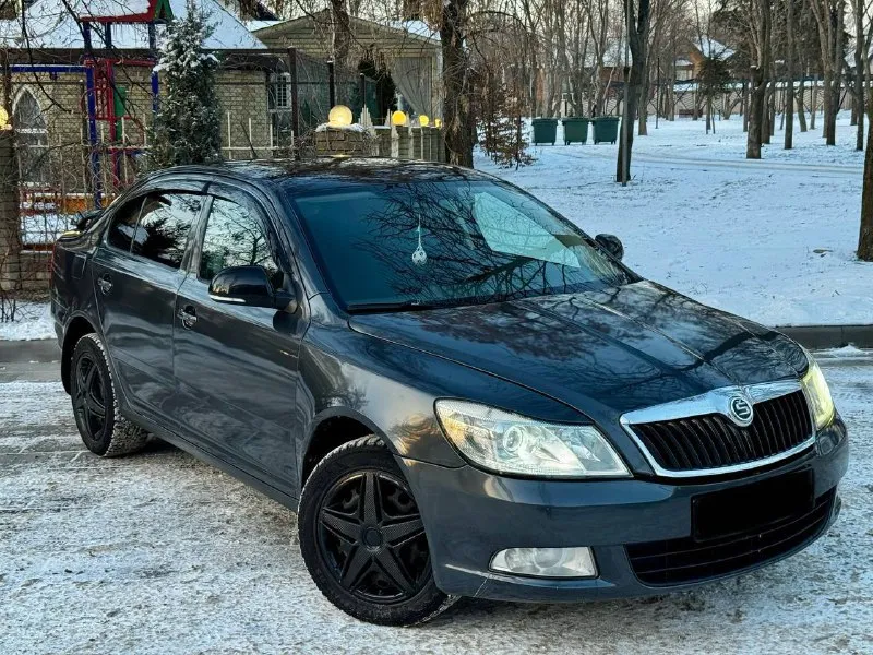 В продаже skoda octavia a5 автомобиль 2013 года выпуска на бензиновом моторе 1.8 турбо, масло не берет, тянет бодро, полностью обслужен! коробка передачи не выбивает, всю включает как нужно не воет не гудит. отличная комплектация: максимальная музыка, 4-эсп, 2-х зонный климат, подогревы сидений и тд! юридически чистая возможен обмен и продажа в кредит! осмотр донецк цена: 735.000 ₽, торг быстрому покупателю! ☎️ +7 (949) 742-53-98 📞 звоните: +7(949)7425398 - фотография - 3