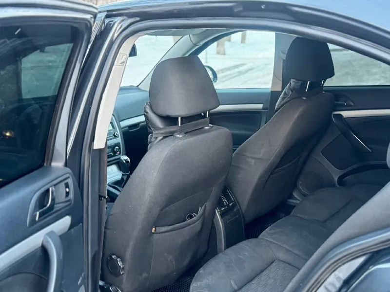 В продаже skoda octavia a5 автомобиль 2013 года выпуска на бензиновом моторе 1.8 турбо, масло не берет, тянет бодро, полностью обслужен! коробка передачи не выбивает, всю включает как нужно не воет не гудит. отличная комплектация: максимальная музыка, 4-эсп, 2-х зонный климат, подогревы сидений и тд! юридически чистая возможен обмен и продажа в кредит! осмотр донецк цена: 735.000 ₽, торг быстрому покупателю! ☎️ +7 (949) 742-53-98 📞 звоните: +7(949)7425398 - фотография - 8