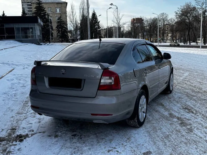 Продам skoda octavia a5 1.6 mpi год выпуска 2010. состояние идеальное. сервисные книги. 2 владельца вложений не требует! коробка без нареканий! все обслужено! любое оформление! электроника вся рабочая! кондер в том числе. салон не затертый 4 стекла подъемника хорошая акустика. диски r16 авто полностью обслужена. стекла все родные цена 815-000₽ +7-949-794-46-27 +7-949-339-39-59 звоните в любое время 📲 tg: евгений 📞 звоните: +7(949)7944627 - фотография - 9