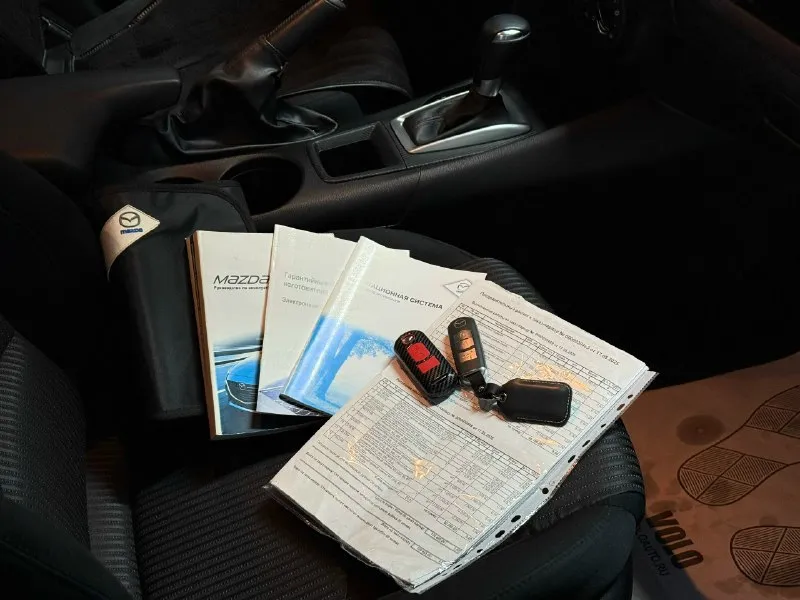 Mazda 3 (bm) 2013 года выпуска (куплена в 2014) двигатель - 1.6 at владельцы - 2 физ. лица за все время родной пробег - 144.000 км автомобиль в заводском окрасе техника в идеальном состоянии. ходовая без стуков и всего прочего, мотор на отлично, коробка работает шикарно. заказ наряды на обслуживание имеются. стоит сигнализация starline s96v2 c gps с автозапуском и приложением на телефоне, с возможностью удаленно заводить, глушить, открывать и тд. стоит хорошая музыка, устанавливали в студии звука «медведь» с подключением сабвуфера и доп динамиков в штатные места. +7(949)380-42-08 цена: 1.200.000₽ 📞 звоните: +7(949)3804208 - фотография - 9