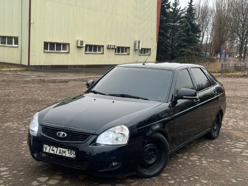 Срочно ❗ цена на черную молодежную приору в хорошем состоянии снижена 410 000 руб продам приору 2011 года автомобиль в хорошем состоянии, по кузову рыжиков и гнили нет! в красивом чёрном цвете - космос🚀 вид имеет собирает много взглядов🔥 бампера приора 2, дверные карты приора 2, центральная консоль приора 2 с рабочим кондиционером! днище всё что нужно было поварено и полностью обработано! ходовая вся исправна, стойки ss20, пружины -70(заводские отдам тоже) двигатель и коробка без нареканий автомобиль обесшумленный свет очень хороший led лампы и led туманки стоит хорошая музыка две пары 20 динамиков, усилитель, магнитола процессорная салон чистый и опрятный цена 410 000 руб +7 949 448 01 64 📞 звоните: +7(949)4480164 - фотография - 2