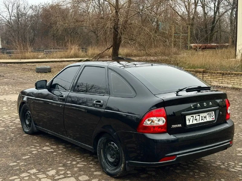 Срочно ❗ цена на черную молодежную приору в хорошем состоянии снижена 410 000 руб продам приору 2011 года автомобиль в хорошем состоянии, по кузову рыжиков и гнили нет! в красивом чёрном цвете - космос🚀 вид имеет собирает много взглядов🔥 бампера приора 2, дверные карты приора 2, центральная консоль приора 2 с рабочим кондиционером! днище всё что нужно было поварено и полностью обработано! ходовая вся исправна, стойки ss20, пружины -70(заводские отдам тоже) двигатель и коробка без нареканий автомобиль обесшумленный свет очень хороший led лампы и led туманки стоит хорошая музыка две пары 20 динамиков, усилитель, магнитола процессорная салон чистый и опрятный цена 410 000 руб +7 949 448 01 64 📞 звоните: +7(949)4480164 - фотография - 5