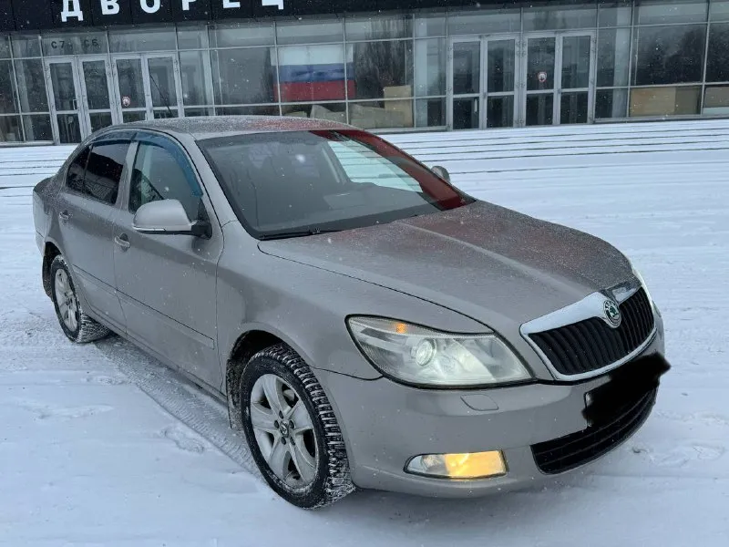 Продам skoda octavia 2009 1.6 169.000тысяч пробега машина вся обслужена без проблем сел и поехал мотор масло не берет машина на твёрдую петерку все остальные вопросы по телефону пишете звоните в любое время!! +79494676594 цена 770.000₽торг - фотография - 4