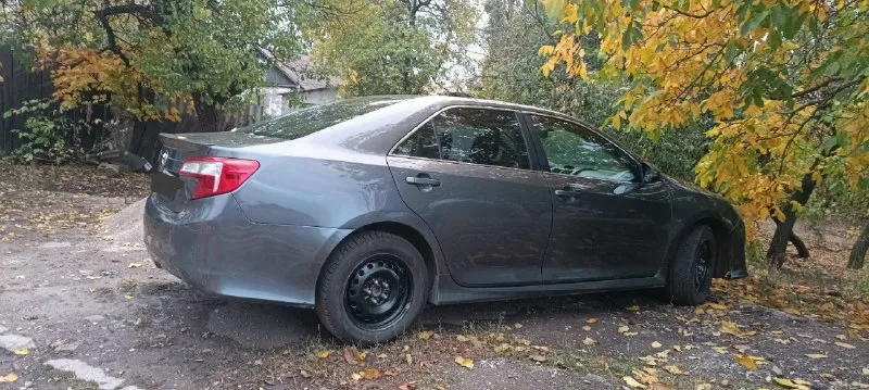 Продам toyota camry,2012 г. объем 2.5 л, коробка автомат, резина зима- лето,2 комплекта, кондиционер... - фотография