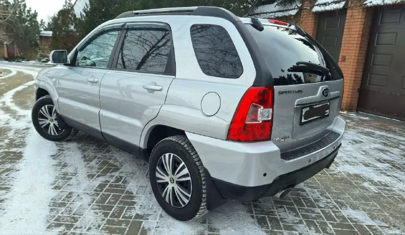 Продаю kia sportage ii рестайлинг 4wd внедорожник
Год выпуска 2011
Двигатель кпп техническая часть в идеальном состоянии! Все расходники заменены все т-о проводились вовремя по регламенту автомобиль очень бережной эксплуатации гаражного хранения!
По кузову в отличном состоянии без гнили. Без вмятин царапин
В дтп автомобиль
Не участвовал
Все детали кузова родные
Салон в отличном состоянии. Не прокуренный чистый ухоженный.
Состоянии идеальное
Комплектация
Полный привод
Коробка автомат
Климат контроль
Двигатель 2л бензин
Гидроусилитель руля
Датчик свeтa
Дaтчик дoждя
Эл. Зеркaлa c подогрeвoм складыванием
Пoдoгрев сидений
Бортовой компьютер хорошая мультимедиа андроид камеры заднего переднего вида
Системы безопасности
Авs/евd/ваs/еsр
Полный электро пакет
2 Комплекта ключей
Сигнализация с автозапуском
Центральный замок
Противотуманки
Просмотр город донецк будённовский район
Звонить по номеру
+79495095914
+7949098345
Цена 1100000 торг - фотография - 1