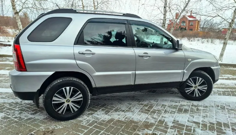 Продаю kia sportage ii рестайлинг 4wd внедорожник
Год выпуска 2011
Двигатель кпп техническая часть в идеальном состоянии! Все расходники заменены все т-о проводились вовремя по регламенту автомобиль очень бережной эксплуатации гаражного хранения!
По кузову в отличном состоянии без гнили. Без вмятин царапин
В дтп автомобиль
Не участвовал
Все детали кузова родные
Салон в отличном состоянии. Не прокуренный чистый ухоженный.
Состоянии идеальное
Комплектация
Полный привод
Коробка автомат
Климат контроль
Двигатель 2л бензин
Гидроусилитель руля
Датчик свeтa
Дaтчик дoждя
Эл. Зеркaлa c подогрeвoм складыванием
Пoдoгрев сидений
Бортовой компьютер хорошая мультимедиа андроид камеры заднего переднего вида
Системы безопасности
Авs/евd/ваs/еsр
Полный электро пакет
2 Комплекта ключей
Сигнализация с автозапуском
Центральный замок
Противотуманки
Просмотр город донецк будённовский район
Звонить по номеру
+79495095914
+7949098345
Цена 1100000 торг - фотография - 4
