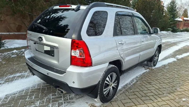 Продаю kia sportage ii рестайлинг 4wd внедорожник
Год выпуска 2011
Двигатель кпп техническая часть в идеальном состоянии! Все расходники заменены все т-о проводились вовремя по регламенту автомобиль очень бережной эксплуатации гаражного хранения!
По кузову в отличном состоянии без гнили. Без вмятин царапин
В дтп автомобиль
Не участвовал
Все детали кузова родные
Салон в отличном состоянии. Не прокуренный чистый ухоженный.
Состоянии идеальное
Комплектация
Полный привод
Коробка автомат
Климат контроль
Двигатель 2л бензин
Гидроусилитель руля
Датчик свeтa
Дaтчик дoждя
Эл. Зеркaлa c подогрeвoм складыванием
Пoдoгрев сидений
Бортовой компьютер хорошая мультимедиа андроид камеры заднего переднего вида
Системы безопасности
Авs/евd/ваs/еsр
Полный электро пакет
2 Комплекта ключей
Сигнализация с автозапуском
Центральный замок
Противотуманки
Просмотр город донецк будённовский район
Звонить по номеру
+79495095914
+7949098345
Цена 1100000 торг - фотография - 7