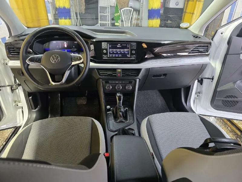 Volkswagen taos 2021 год. мотор 1.5,пробег 41 тыс. км. коробка 8-ми ступенчатый автомат asin.1 хозяин, кузов в родном окрасе, состояние нового авто. безопасность целая, все стекла родные.2 ключа. кнопка старт- стоп, кожаный руль с подогревом, адаптивный круиз, дистроник, движение в полосе, функция старт-стоп, жк монитор, слепые зоны. осмотр донецк. цена 2 600 000 рублей. +79493982923. 📞 звоните: +7(949)3982923 - фотография - 7