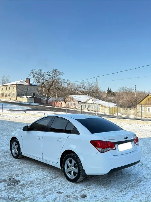Chevrolet cruze 1.8 автомат 2012г chevrolet круз 2 хозяина✅ птс оригинал, ✅ без дтп !✅ не такси !✅ весь в родной краске ✅100% ✅автотека, и толщиномер, это подтверждает 👍 можете проверять без проблем, кому надо скину видео с толщиномером ✅пробег 214т км. двигатель обслужен грм, помпу, прокладки, теплообменник, меняли 10 т км назад, двигатель в отличном состоянии! не дымит ! не троит ! масло не расходует ! коробка в отличном состоянии! без пинков ! без рывков ! и прочего, ходовая в идеальном состоянии! нечего не стучит, не гремит, не шумит ! отрабатывает правильно мягко как должна, любые проверки в любом авто сервисе за ваш счет приветствуется без проблем ✅✅ кузов в отличном состоянии. без рыжиков !! без жучков ! без гнили !!! без вздутий краски ! и прочего ! кузов в полном порядке✅ 2 комплекта резины сейчас на зимней шипованный резине куплена в этом году ! и летняя тоже свежая комплект с машиной, 2 ключа сигнализации с автозапуском стар-лайн, комплектация отличная, датчи 📞 звоните: +7(949)6643082 - фотография - 4