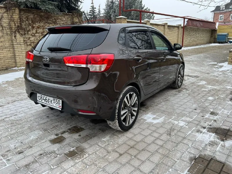 Kia rio хэтчбек 2016 год выпуска продаю свой автомобиль, в хорошем техническом состоянии, все работает отлично. езжу каждый день. коробка механика 6- ступенчатая ✅ зелёная автотека! ✅кузов в отличном состоянии, автомобиль полностью в родном окрасе, все заводские герметики. ✅салон в идеальнейшем состоянии ! ✅ стоит новая зимняя шипованная резина ✅комплектация : линзованные фары кондиционер подогрев передних и задних сидений задние парктроники мульти руль подогрев руля документы полностью готовы к переоформлению, диагностическая карта на руках ! цена 1.070.000 торг донецк все вопросы по телефону +79490074155 - фотография - 4
