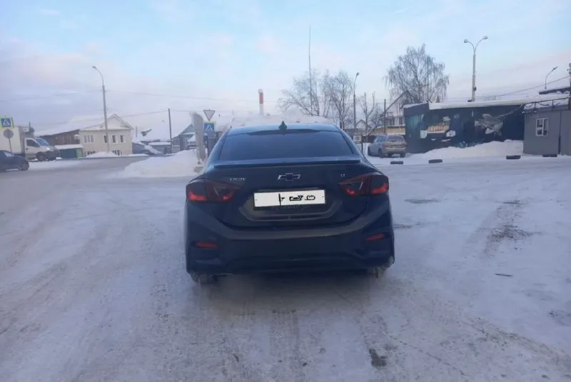 Продам хозяйский автомобиль chevrolet cruze 1.4 2017 года в комплектации lt с родным пробегом 128 тыс. км. состояние отличное, остекление заводское, включая лобовое, один собственник за все время. в собственности с 2021 года. автомобиль обслужен полностью и подготовлен к зиме с заменой всех жидкостей и фильтров. два комплекта новой резины. любые проверки на ваших сто, продажа от собственника‼️1.300.000 с адекватным торгом. г. донецк +79498431343 - фотография - 5