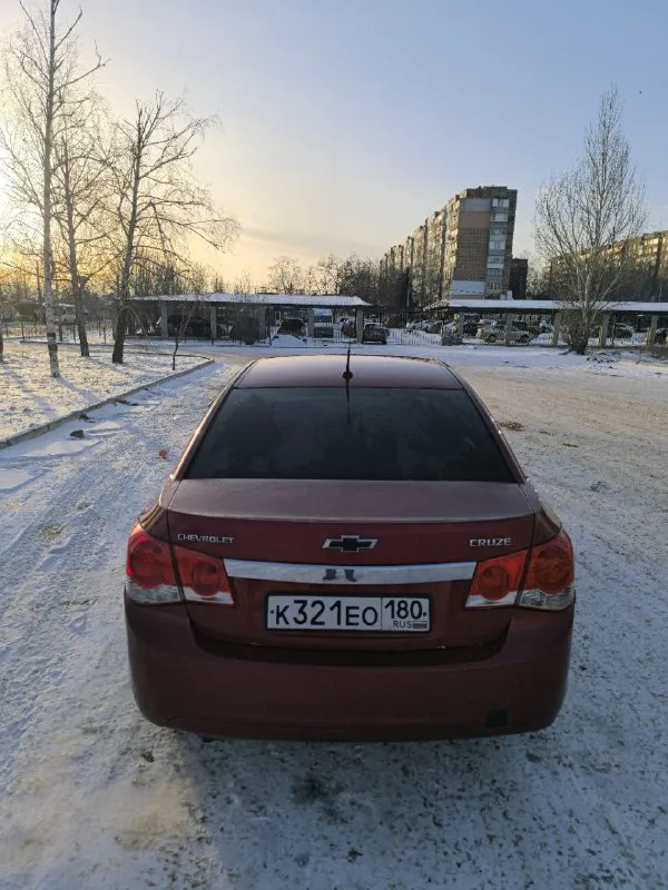 Chevrolet cruze 1.6 2010 🚘 530.000₽💰 - двигатель f16d3. мкпп - пробег 207862 - есть моменты по лкп (видно по фото) - на ходу каждый день. - 10 тыс. назад была замена грм с помпой. - новые передние, задние стойки, сайлентблоки рычагов, троса ручника. - android магнитола, камера заднего вида, wi-fi, bluetooth, aux, 2 слота под сим-карты, навигация. - доки в порядке собственник. +79495032393 или tg осмотр макеевка. торг у капота. - фотография - 8
