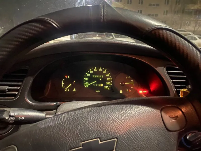 В продаже chevrolet lanos двигатель 1.5 не дымит масло не ест коробка 5-ти ступка не выбивает не гудит снят с учета, нужно оформлять цена : 105 000 +79498571238 - фотография - 6