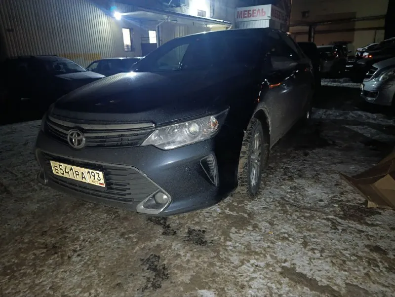 Toyota camry 2016 года, xv50 рестайлинг 2014-2017, 2.0 а. т, 145000км. автомобиль не участвовал в дтп. новая зимняя резина. из незначительных недостатков трещины на лобовом стекле и царапину от ветки, которая легко устраняется полировкой. цена 1.750 +79498410426 дмитрий 📲 tg: @sadmankrd23 📞 звоните: +7(949)8410426 - фотография - 2