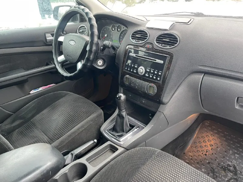 Продам ford focus 2 2007 года выпуска 1.8 автомобиль в хорошем внешнем и техническом состоянии! по салону все чистенько и опрятно, по электрике работает всё! по комплектации: климат контроль, гур, 4 эсп, обогрев заднего стекла, abs, esp, хорошая магнитола sony, парктроник! юридические чистая, залогов и штрафов нет! переоформление без проблем! вопросы по телефону! +79495789736 цена 485 тыс. осмотр город макеевка. 📞 звоните: +7(949)5789736 - фотография - 7