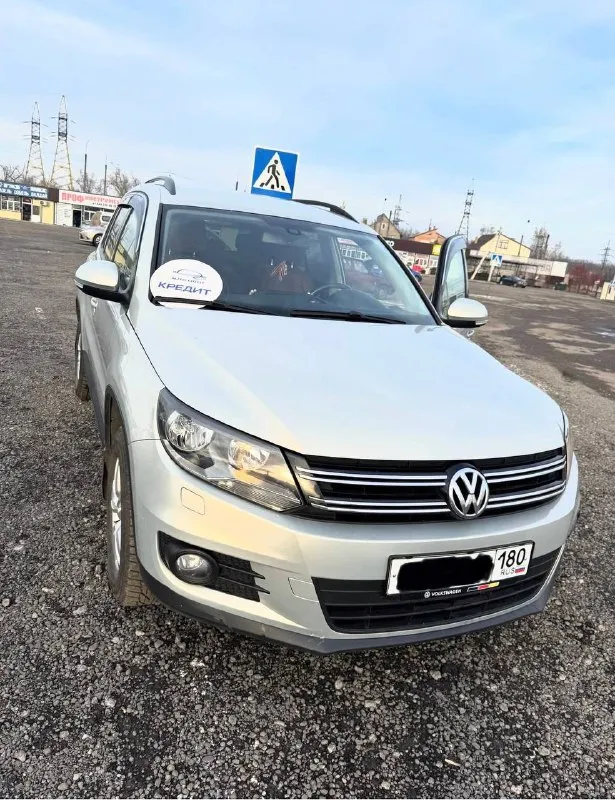 Шикарное авто🔥 цена 1420 000 рублей volkswagen тигуан / volkswagen tiguan 1 рест 2014 в родном окрасе❗️ 1.4т, новая турбина коробка автоматическая климат контроль, датчик температуры за бортом бортовой компьютер, датчик дождя, датчик света, задний парктроник с камерой заднего вида, подогрев сидений (3 режима), подогрев зеркал, мультируль, установлена магнитола, шумоизоляция. ходовая в идеальном состоянии! возможно продажа в кредит! телефон +7 📞 звоните: +7(949)3910129 - фотография - 1